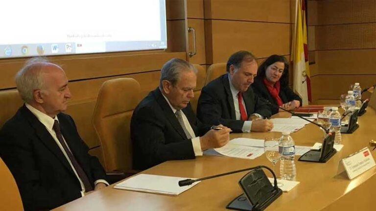 Lee más sobre el artículo La Fundación Pablo VI y el Banco Santander renuevan su convenio de colaboración