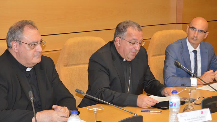 Lee más sobre el artículo Mons. Ginés García Beltrán: “sería una injusticia callar el papel que la Iglesia tuvo para lograr una Transición pacífica”