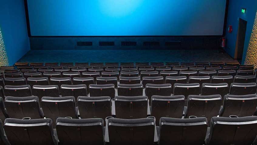 Lee más sobre el artículo Arte, entretenimiento o negocio: el cine en el siglo XXI
