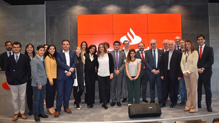 Lee más sobre el artículo Un modelo de liderazgo económico: el programa de Liderazgo Iberoamericano en el Banco Santander