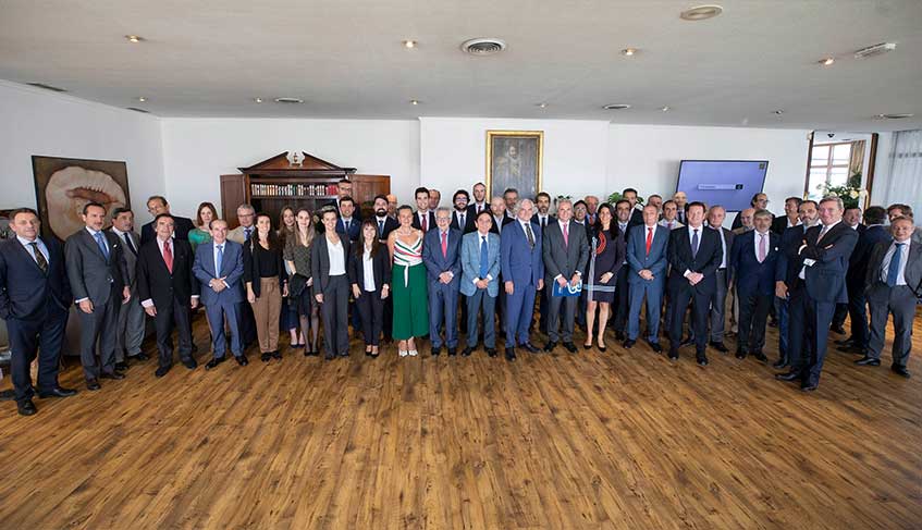 Lee más sobre el artículo Inteligencia artificial, aplicaciones y controles: octava jornada formativa de liderazgo
