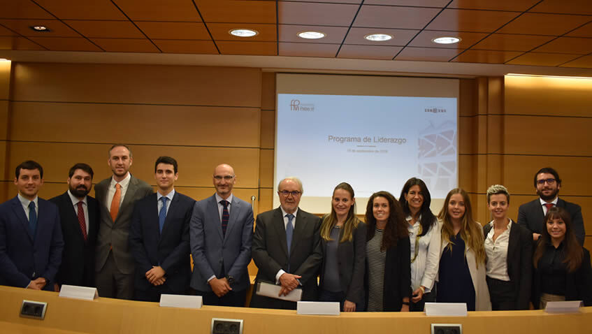 Lee más sobre el artículo Una visión macroeconómica y los retos de las empresas del futuro, tercera jornada del programa de formación en liderazgo