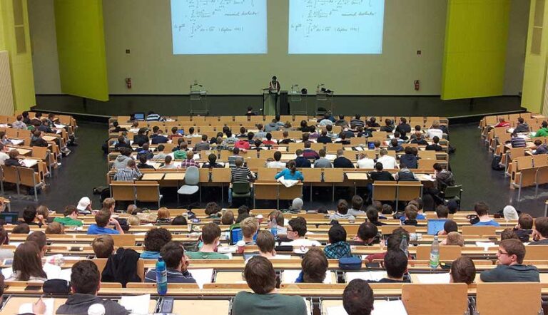 Lee más sobre el artículo Libertad de enseñanza, formación integral y de calidad: Pablo VI y la educación