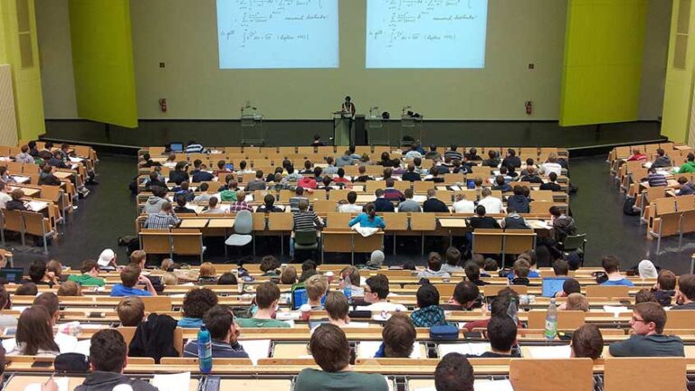 Lee más sobre el artículo Libertad de enseñanza, formación integral y de calidad: Pablo VI y la educación