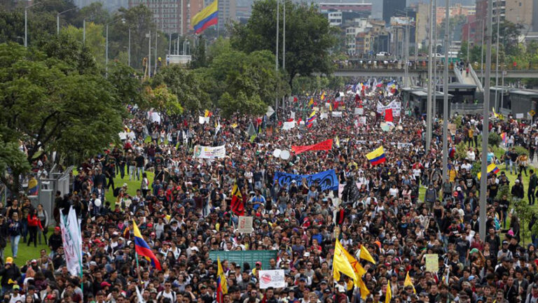 Lee más sobre el artículo Protestas en Colombia: la respuesta a un modelo económico que enquista la desigualdad