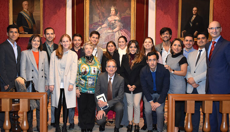 Lee más sobre el artículo Ética y Liderazgo Humanista: visita a la Real Academia de Ciencias Morales y Políticas