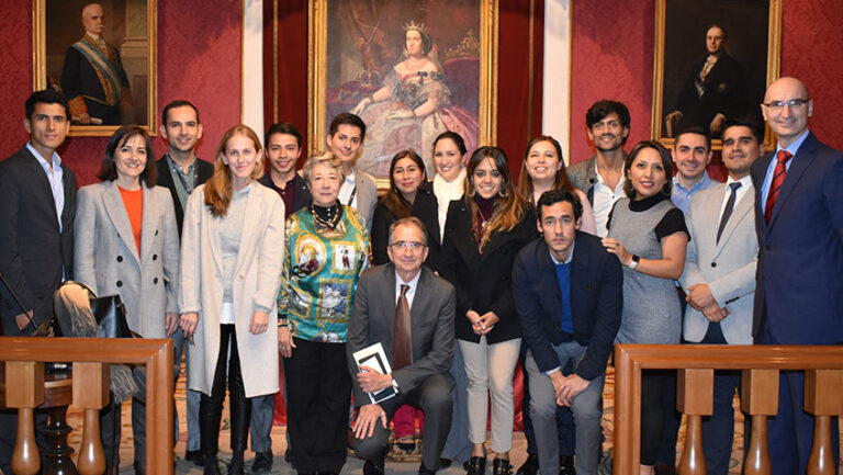 Lee más sobre el artículo Ética y Liderazgo Humanista: visita a la Real Academia de Ciencias Morales y Políticas
