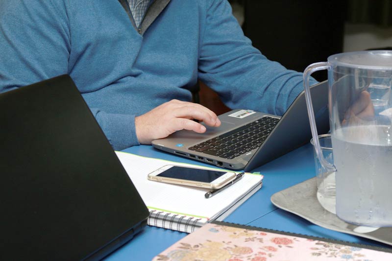 La cifra de teletrabajadores en España se ha triplicado en un solo año, según un estudio de Randstad.
Ya son 3 millones de personas