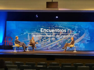 Lee más sobre el artículo Combatir el populismo buscando la centralidad en política