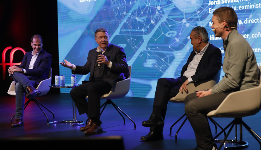 Lee más sobre el artículo «Mayor educación digital y menos regulación», claves para prevenir el declive de Europa frente a EE.UU. y China
