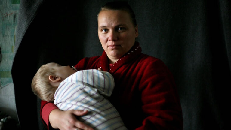 Lee más sobre el artículo FOESSA pone cifras a la crisis poscovid: la precariedad laboral alcanza a casi dos millones de familias