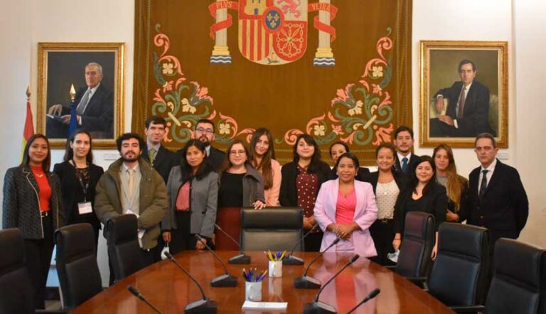 Lee más sobre el artículo Liderazgo y derechos humanos: visita al Defensor del Pueblo