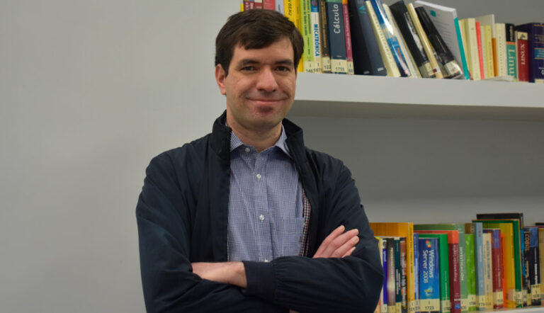 Lee más sobre el artículo Kalaumari Mayoral: “hay que poner el conocimiento científico al servicio de los más vulnerables»