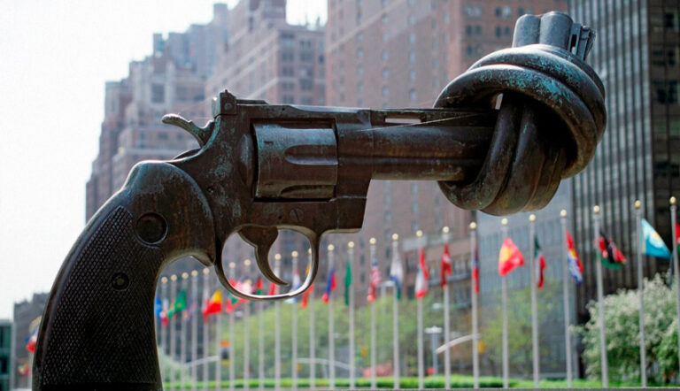 Lee más sobre el artículo Ucrania y Rusia: 12 propuestas para una negociación de paz