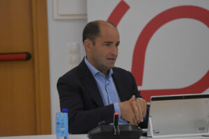 Lee más sobre el artículo “El trabajo se transforma”: las relaciones laborales en servicios