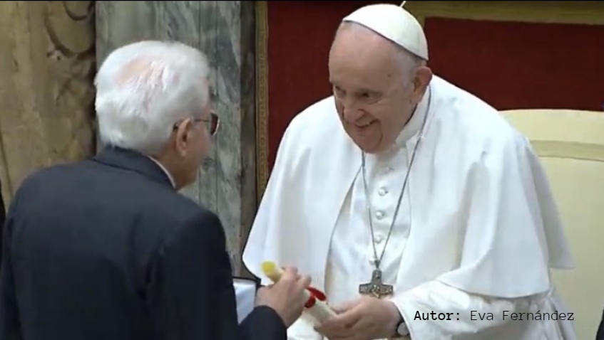 Lee más sobre el artículo El Papa Francisco entrega el Premio Pablo VI al presidente italiano Sergio Mattarella  