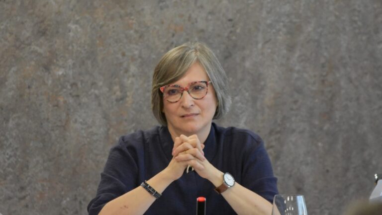 Lee más sobre el artículo Cristina Inogés: “Necesitamos volvernos a enamorar en la Iglesia sin autoritarismos”