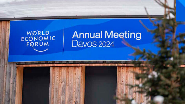 Lee más sobre el artículo Avances y desafíos en inteligencia artificial: reflexiones desde Davos