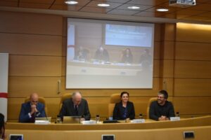 Lee más sobre el artículo El “efecto Bruselas”: ¿regulación ejemplar o fragmentación de la gobernanza tecnológica global?