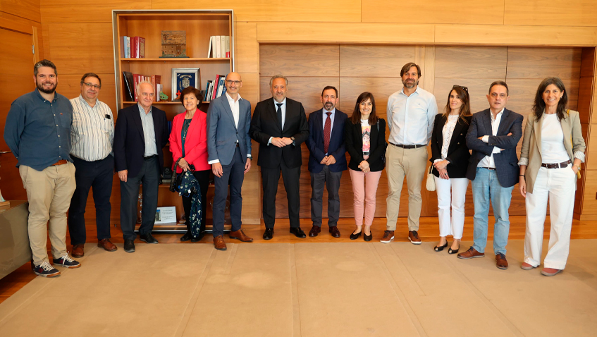 Lee más sobre el artículo La Fundación Pablo VI en Valladolid: encuentro con el presidente de las Cortes de Castilla y León, Carlos Pollán, y el Arzobispo Mons. Luis Argüello