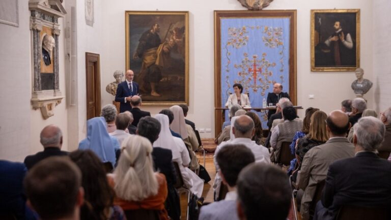 Lee más sobre el artículo El camino de Santiago, una “vía de humanización” y de “esperanza” para Europa