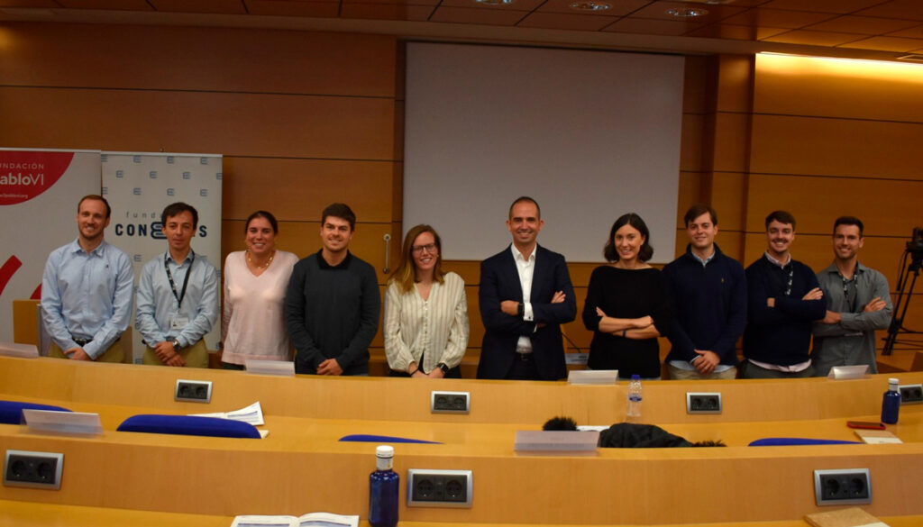 Ángel Alberich-Bayarri con los alumnos de la V edición del programa
de Liderazgo Conexus de la Fundación Pablo VI
