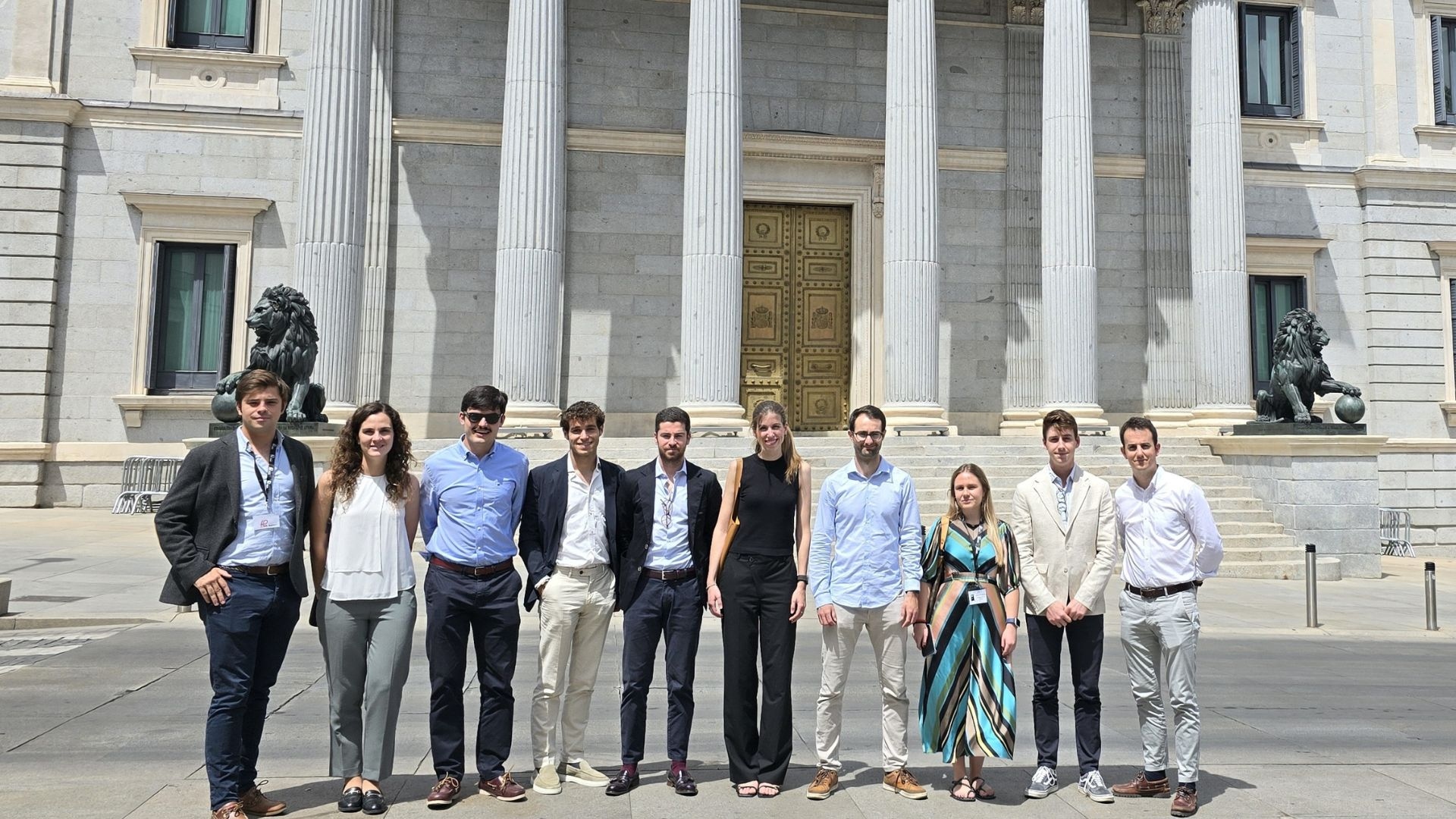 Lee más sobre el artículo Las claves para emprender un negocio y una visita al Congreso de los diputados conforman la sexta jornada del programa de liderazgo