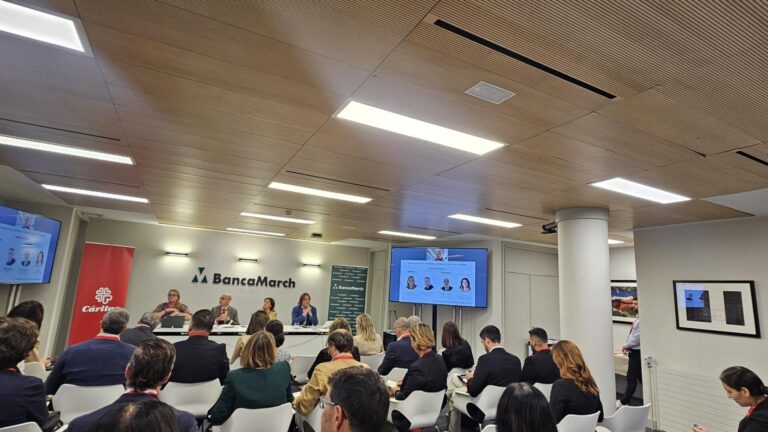 Lee más sobre el artículo Empresas y sociedad civil reflexionan sobre su papel ante las crisis olvidadas: “hay que dar una respuesta que vaya más allá del interés o la ideología»