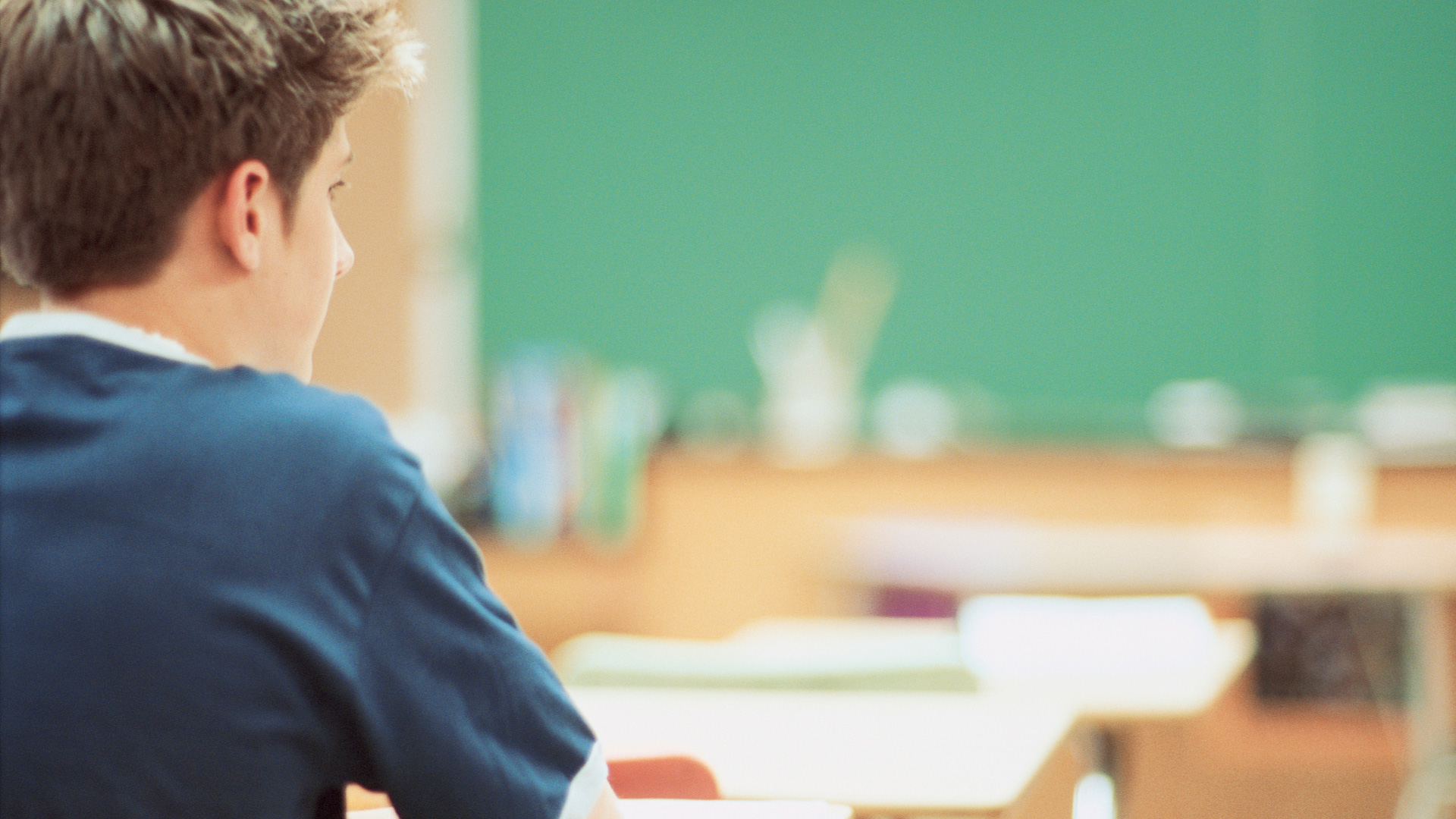 En este momento estás viendo La educación no está para hacer terapia, sino para “acompañar a los adolescentes en el discernimiento sobre el bien y el mal”