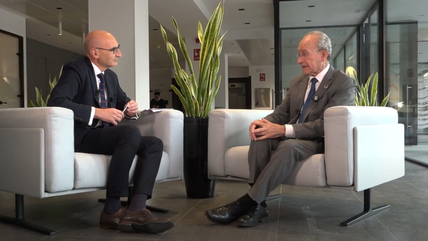 Entrevista con el alcalde de Málaga en el Colegio Mayor Pío XII