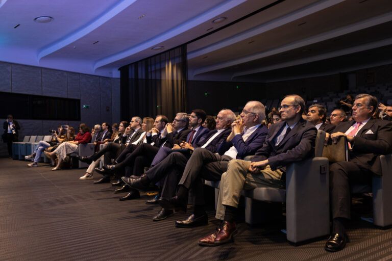 Diálogo entre Salvador Illa y Mons. Luis Argüello